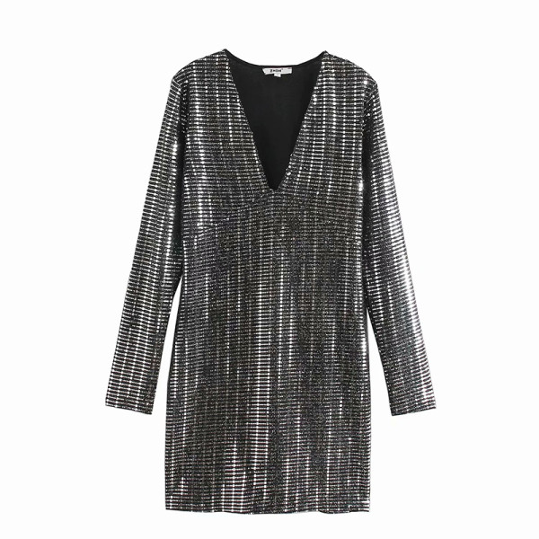 Elegáns testhezálló ruha V-nyakkal, ezüst színben, flitterekkel