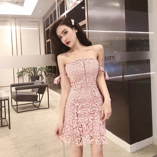 Új modell női csipkeruha csupasz vállú kék és rózsaszín színekben