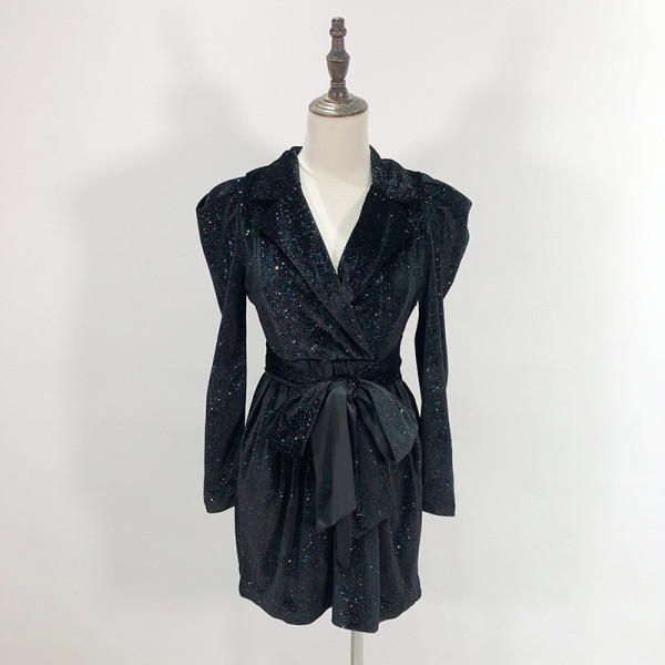 Rochie de dama moderna tip jacheta din catifea de culoare neagra cu curea in talie