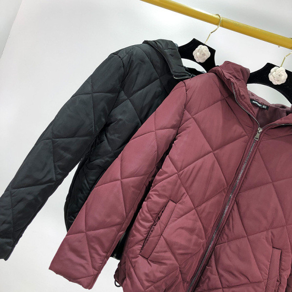 Őszi-téli kabát cipzárral és kapucnival, lila és fekete színben