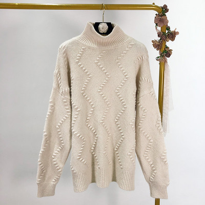 Ζεστό πουλόβερ του φθινοπώρου-χειμώνα με κολάρο στο ροζ, λευκό και μπεζ χρώμα