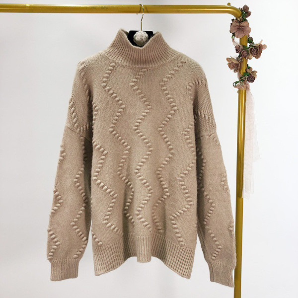 Ζεστό πουλόβερ του φθινοπώρου-χειμώνα με κολάρο στο ροζ, λευκό και μπεζ χρώμα