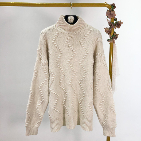 Ζεστό πουλόβερ του φθινοπώρου-χειμώνα με κολάρο στο ροζ, λευκό και μπεζ χρώμα