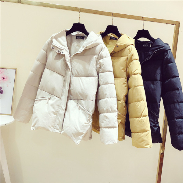 Női alkalmi kabát kapucnival sárga, fehér és fekete színben