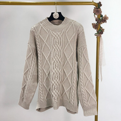 Vastag pulóver ovális nyakkivágással, szürke és fehér színben