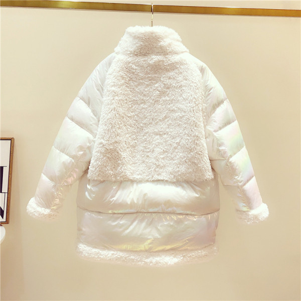 Női téli kabát gallérral és ujjakkal fehér, kék és rózsaszín színben