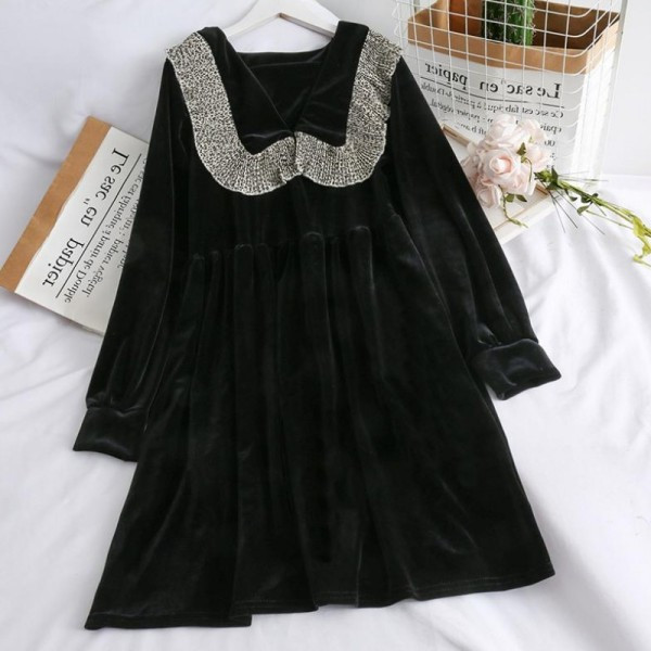 Modern női bársony ruha leopárd motívumokkal - szabású modell