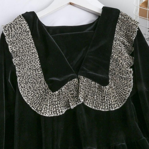 Modern női bársony ruha leopárd motívumokkal - szabású modell