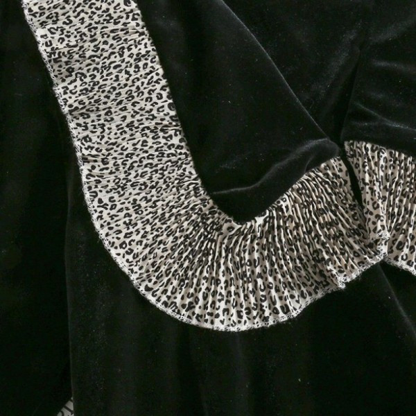 Modern női bársony ruha leopárd motívumokkal - szabású modell