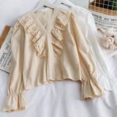 Μοντέρνα γυναικεία μπλούζα με μανίκια λωτού, δαντέλα και λαιμόκοψη