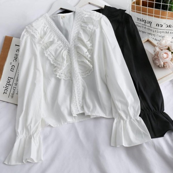 Μοντέρνα γυναικεία μπλούζα με μανίκια λωτού, δαντέλα και λαιμόκοψη