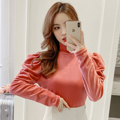 Stílusos női bársony blúz zöld és piros színben, széles ujjal és magas gallérral