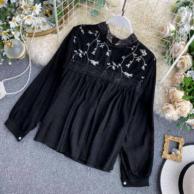 Új modell női blúz hímzéssel és csipkével rózsaszín, fehér, fekete és bézs színekben