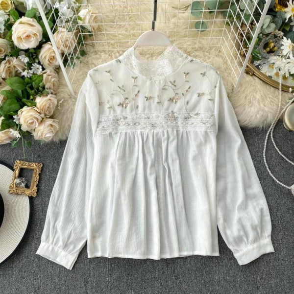 Új modell női blúz hímzéssel és csipkével rózsaszín, fehér, fekete és bézs színekben