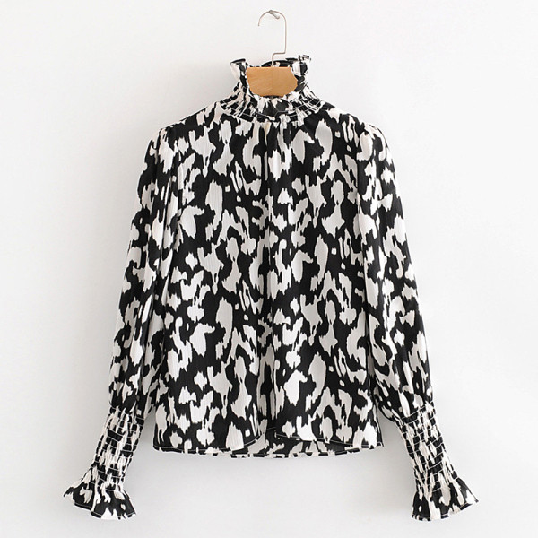 Modern női blúz pólógallérral és leopárdmintával, barna, rózsaszín, zöld és fekete színekben