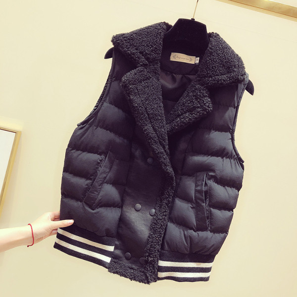 Női őszi-téli mellény spitz nyakkivágással, fekete-fehér színben