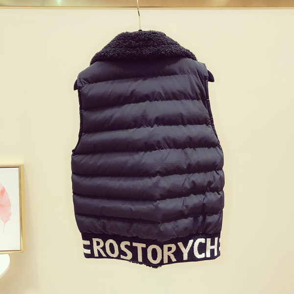 Női őszi-téli mellény spitz nyakkivágással, fekete-fehér színben