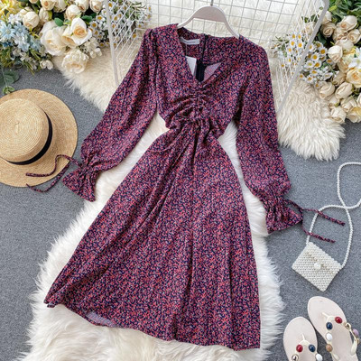 Női ruha spitz nyakkivágással és lótusz ujjú - szabású modell több színben