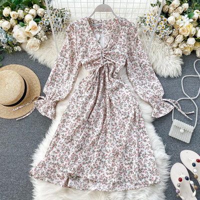 Női ruha spitz nyakkivágással és lótusz ujjú - szabású modell több színben