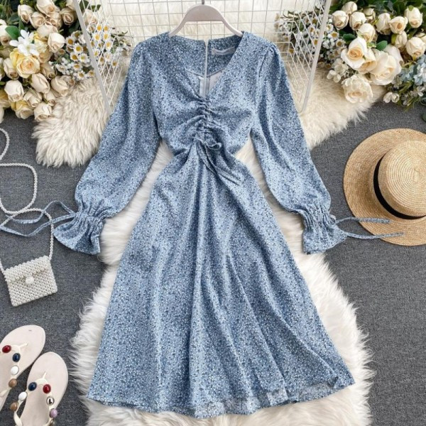 Női ruha spitz nyakkivágással és lótusz ujjú - szabású modell több színben