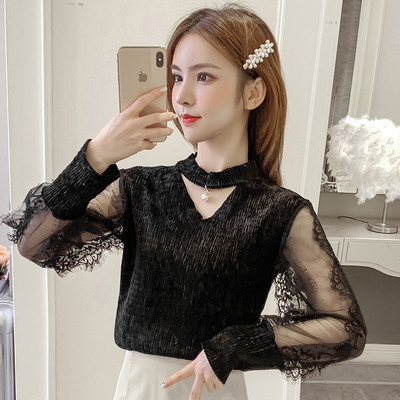 Női blúz fehér, kék és fekete színben, csipkével és V-nyakkal