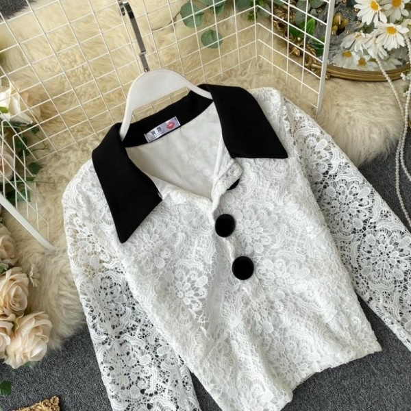 Νέο μοντέλο γυναικεία μπλούζα με δαντέλα με κλασικό κολάρο και κουμπιά σε λευκό και μαύρο χρώμα