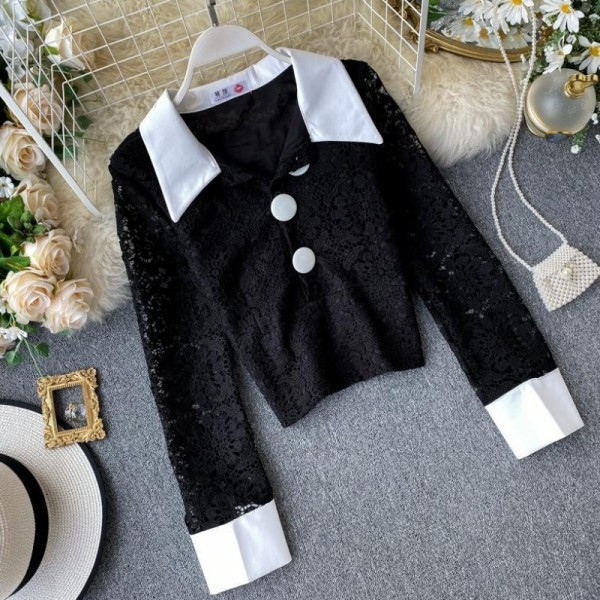 Νέο μοντέλο γυναικεία μπλούζα με δαντέλα με κλασικό κολάρο και κουμπιά σε λευκό και μαύρο χρώμα