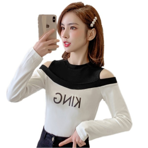 Női blúz Karcsú modell fehér, fekete és zöld színben, felirattal, csupasz vállakkal