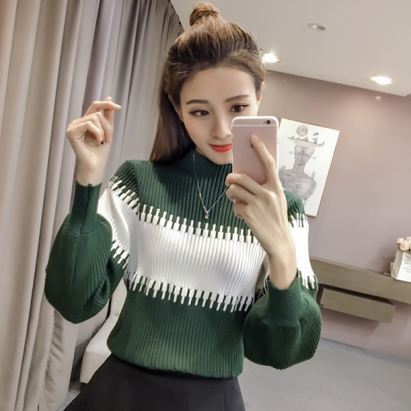 Női pulóver öt színben, széles ujjal és félmagas gallérral