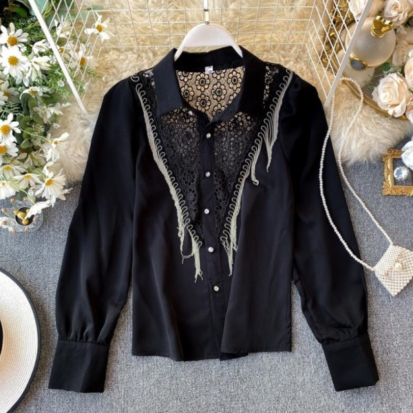 Modern női ing klasszikus gallérral, csipkével és gombokkal fehér és fekete színben