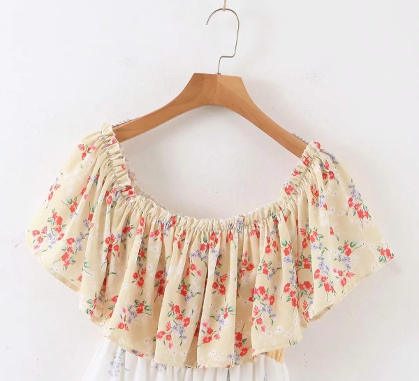 Női tavaszi-nyári rövid ruha csupasz vállval, kék és színes mintával