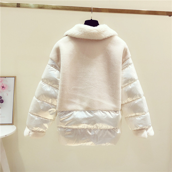 Modern női téli kabát fehér, rózsaszín, barna, sárga és kék tollal