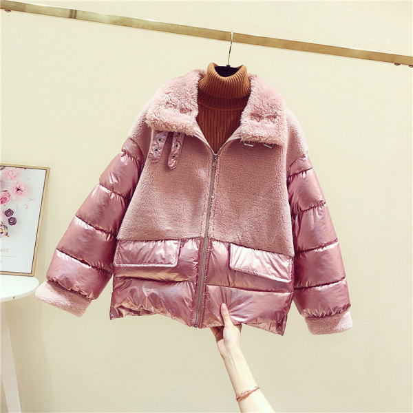 Modern női téli kabát fehér, rózsaszín, barna, sárga és kék tollal