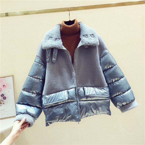 Modern női téli kabát fehér, rózsaszín, barna, sárga és kék tollal