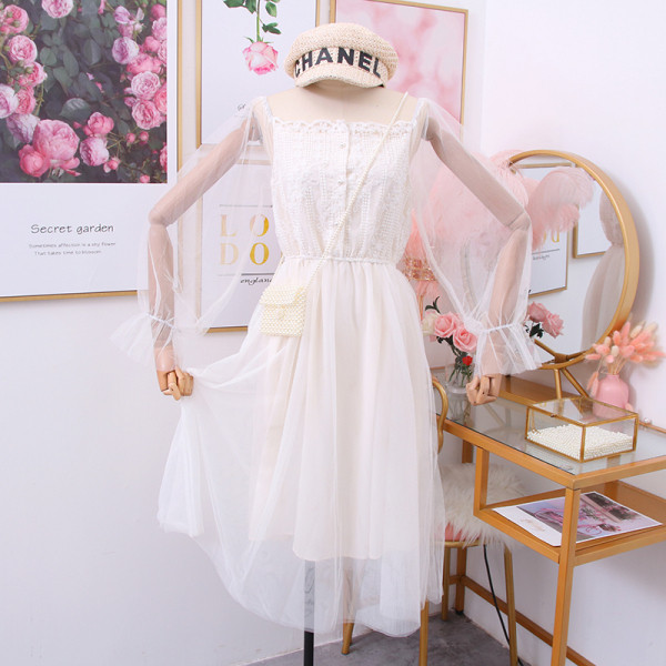 Új modell női ruha hímzéssel, gombokkal és tüll fehér, rózsaszín és bézs színekben