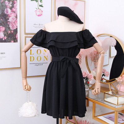 Modern női ruha csónakos nyakkivágással és övvel több színben