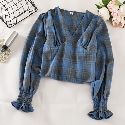 Kockás női blúz három színben V-nyakú és hosszú ujjú