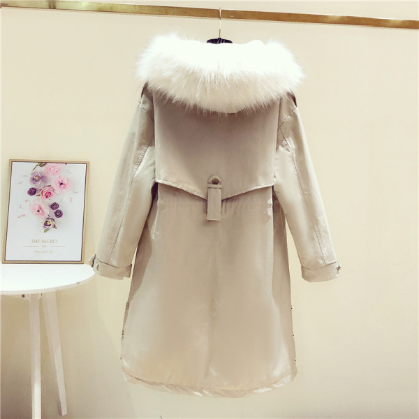 Női téli kabát hosszú modell, deréknál és a kapucninál csatlakozóval, bézs, fekete és zöld színben