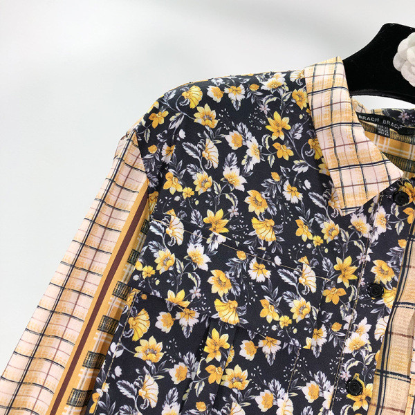 Camasa scurta lata cu model colorat cu nasturi si guler clasic