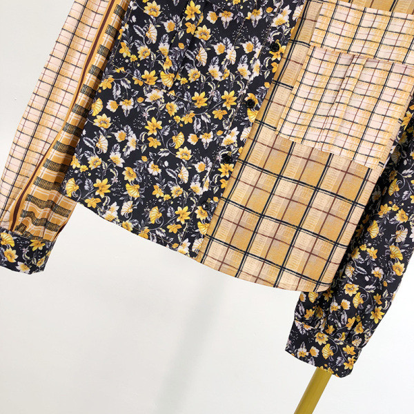 Camasa scurta lata cu model colorat cu nasturi si guler clasic