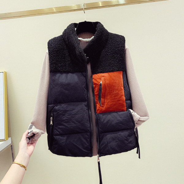 Női őszi-téli mellény fekete és bézs színű pehellyel és zsebekkel