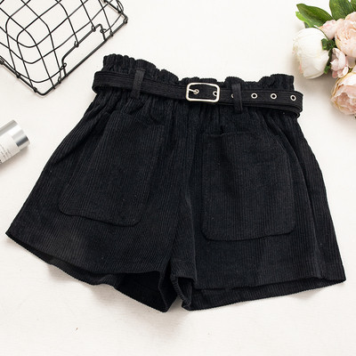 Női rövidnadrág zsebekkel és övvel négy színben