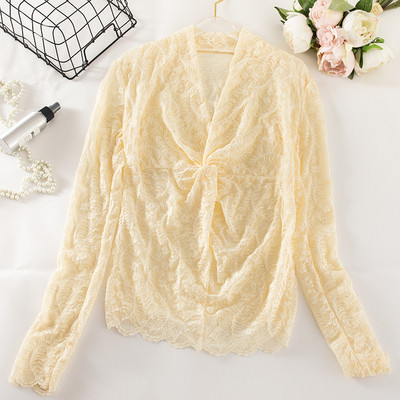 Női csipkeblúz öt színben, V-nyakú és hosszú ujjú