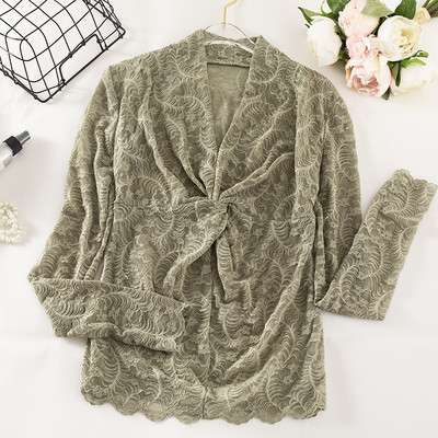 Női csipkeblúz öt színben, V-nyakú és hosszú ujjú