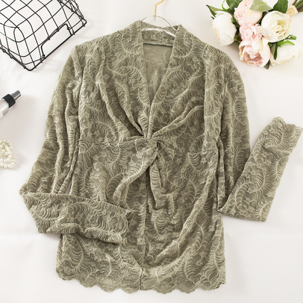 Női csipkeblúz öt színben, V-nyakú és hosszú ujjú