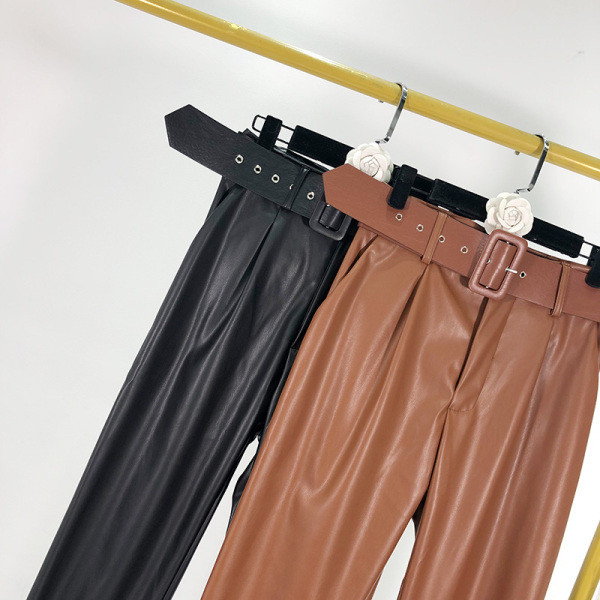 Pantaloni moderni de dama cu talie inalta si curea din piele ecologica de culoare maro si negru