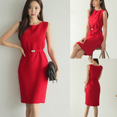 Modern női ruha övvel és ovális nyakkivágással, piros színben