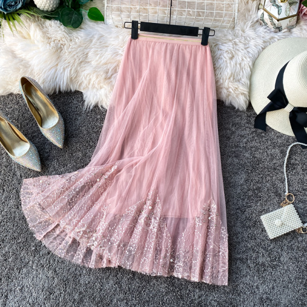 Modern női szoknya rózsaszín, bézs és fekete színben, gyöngyökkel és csipkével