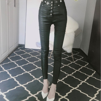 Műbőrből készült női nadrág Karcsú modell, magas derékkal és gombokkal