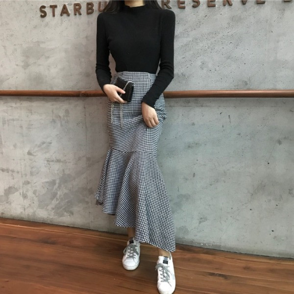 Μακρύ γυναικεία φούστα ασύμμετρομοντέλο σε μαύρο και άσπρο χρώμα